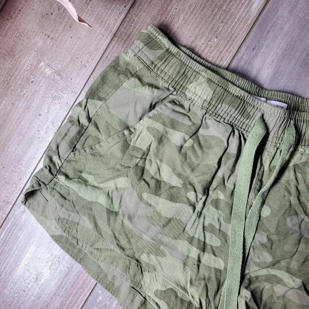 SO Camouflage 100% Rayon Elastic Waist Drawstring Shorts with Pockets XS NWOT - Picture 3 of 12